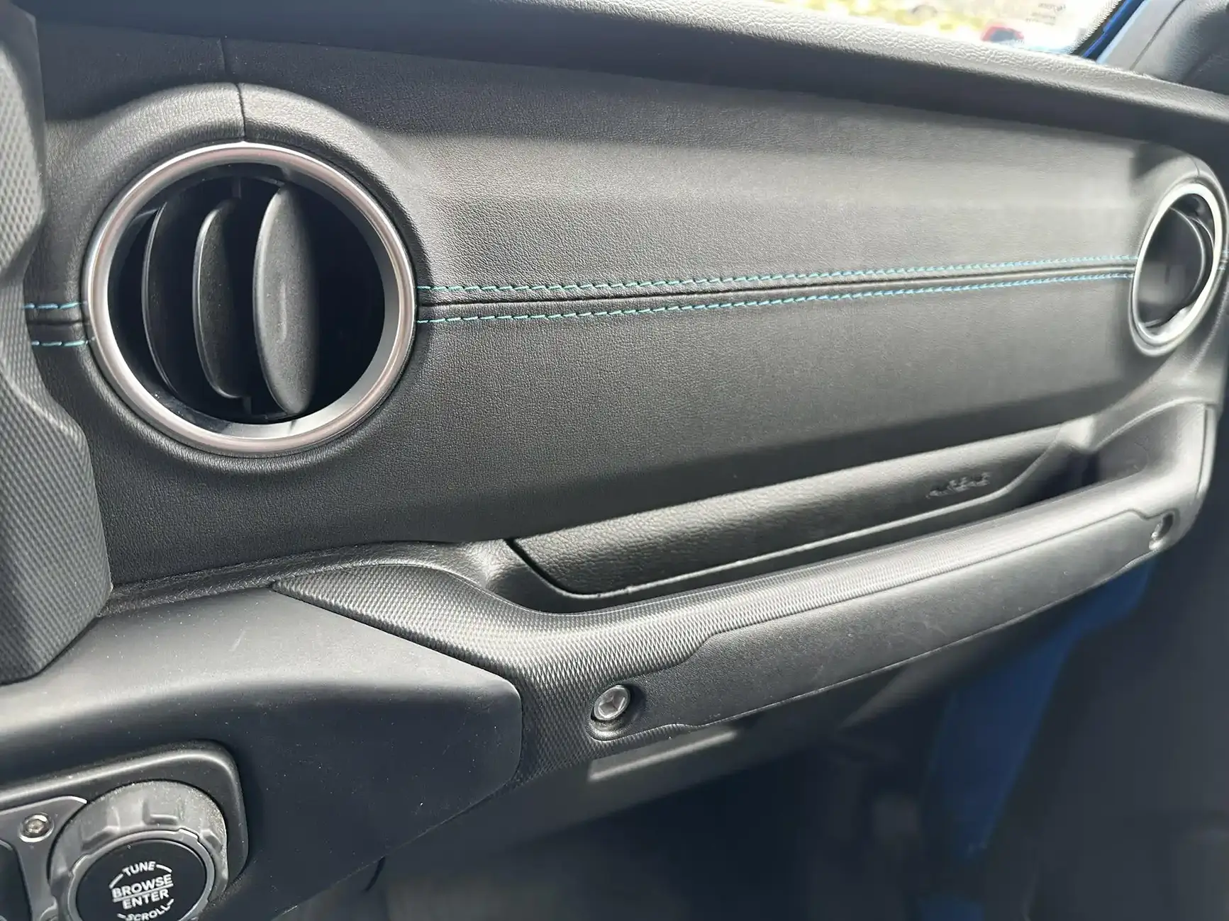 Jeep Gladiator 🛠️ What's the Best Interior Upgrade You've Made? 1756411264871-od