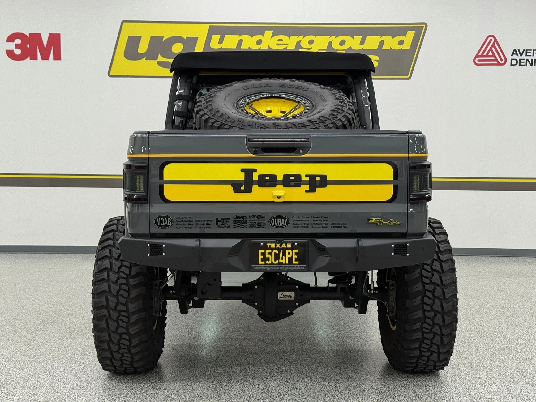 Jeep Gladiator STING GRAY Gladiator JT Club Gladiator rear 01