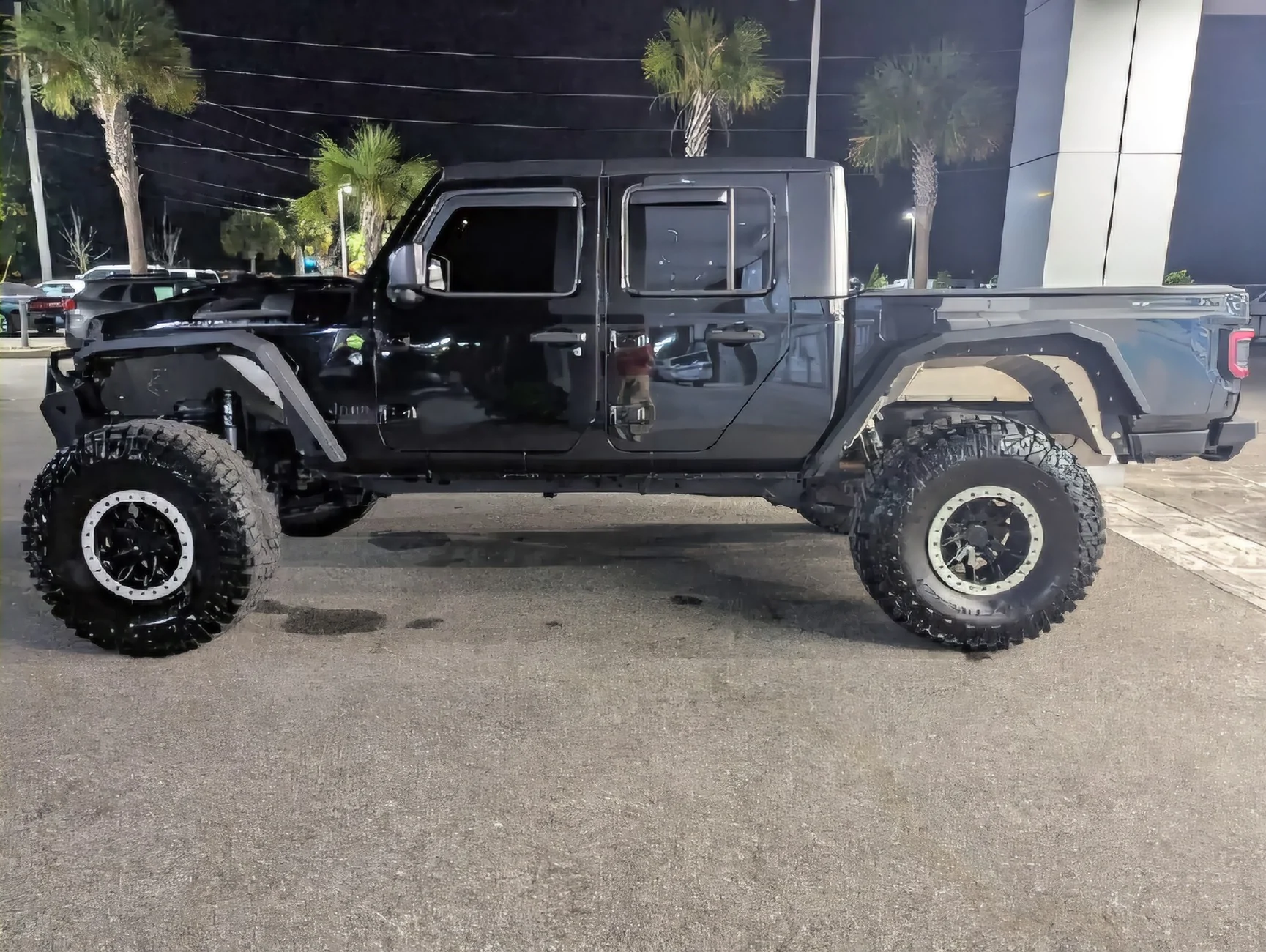 Jeep Gladiator 2020 Gladiator Many Upgrades 34,500.00 image_0