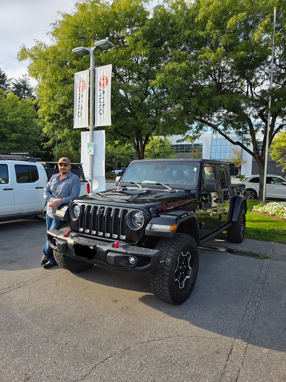 Jeep Gladiator Trading in Frontier for a Gladiator. Good idea? 1000025394