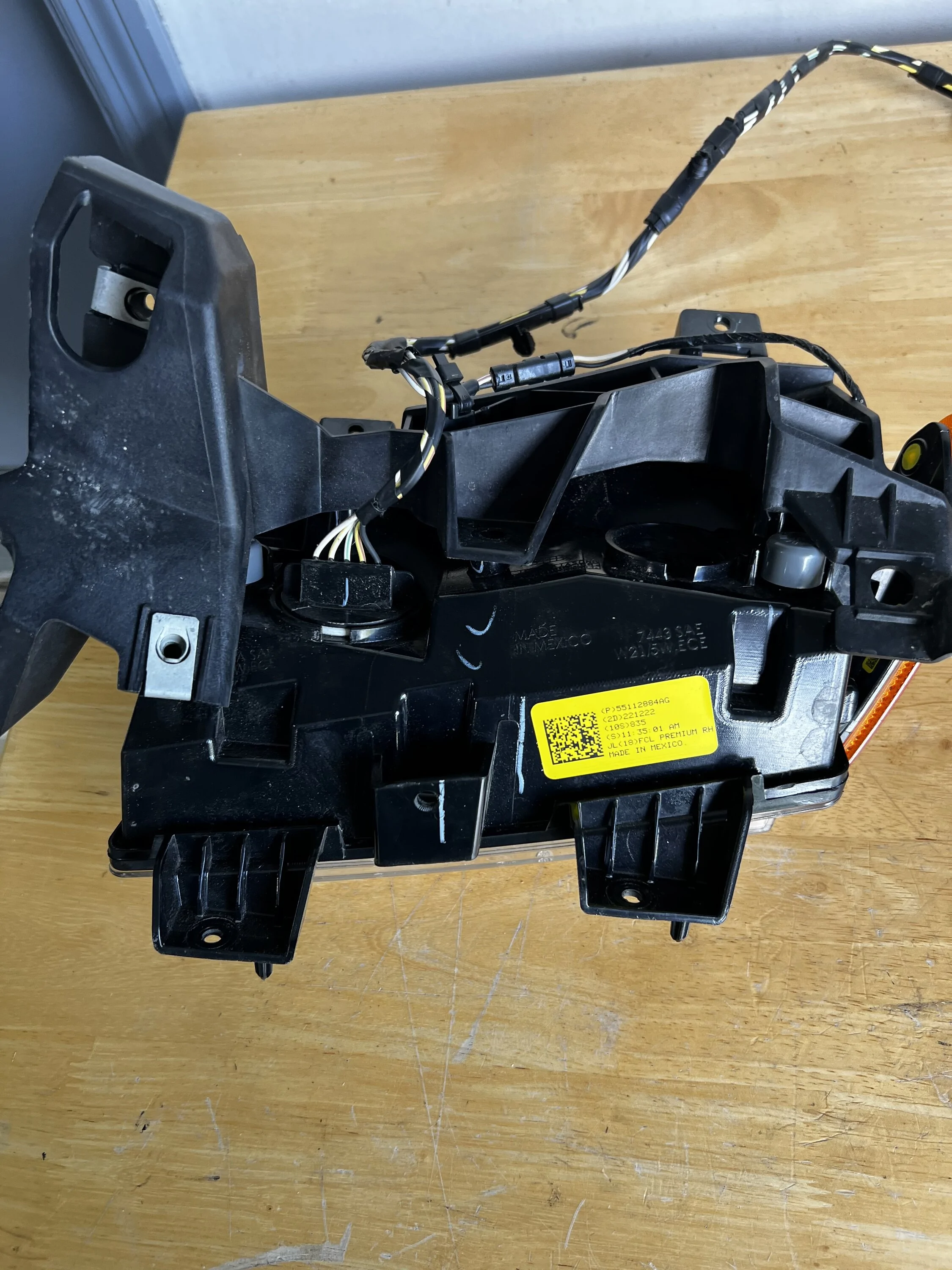 Jeep Gladiator Gladiator OEM LED Fender lights take offs IMG_0109