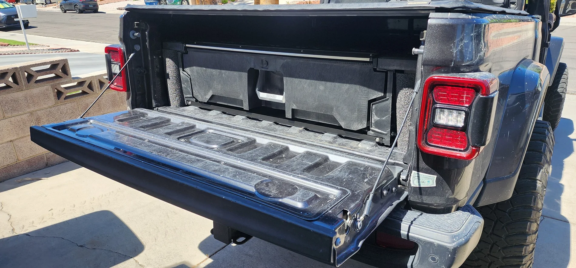 Jeep Gladiator Decked System - Pros and Cons 20250419_132910