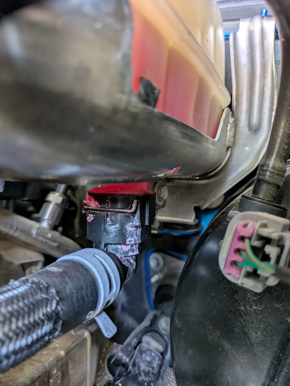 Jeep Gladiator Leaking Coolant Reservoir? (Always check your fluids!!) PXL_20250901_203521456