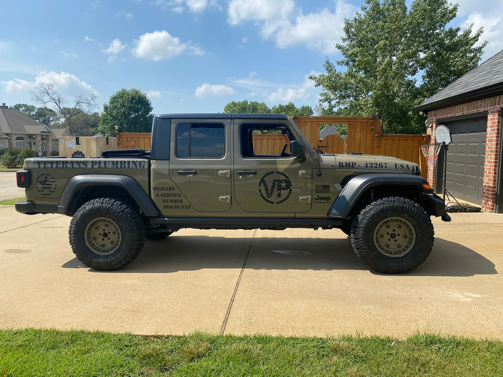 Jeep Gladiator New jeep.  Mpg / gearing questions IMG_0867