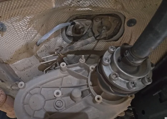 Jeep Gladiator Transmission tunnel area below center console Screenshot_1 (1)