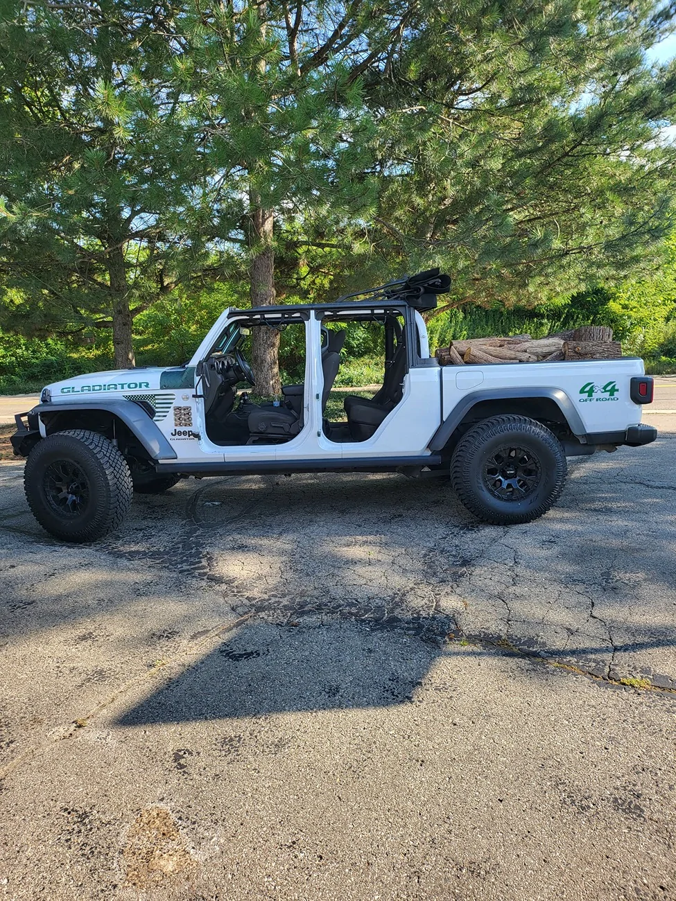 Jeep Gladiator Lets see all those Gladiators with lifts and bigger tires! 20250818_173508