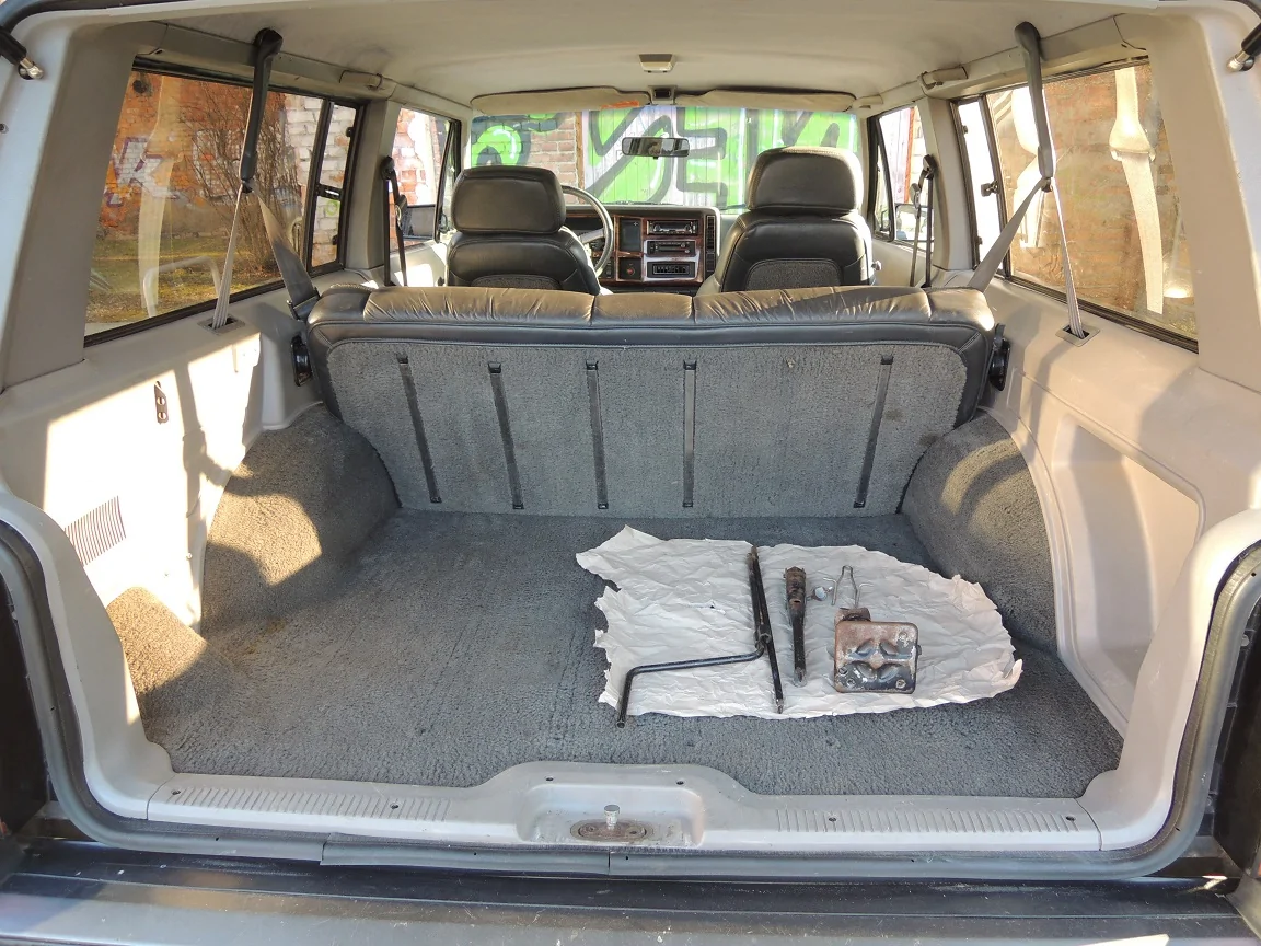 Jeep Gladiator Adding a XJ 1987 4.0 Limited with LPG +spares and getting rid of a 2005 GC Overland 3.0 CRD? DSCN1877
