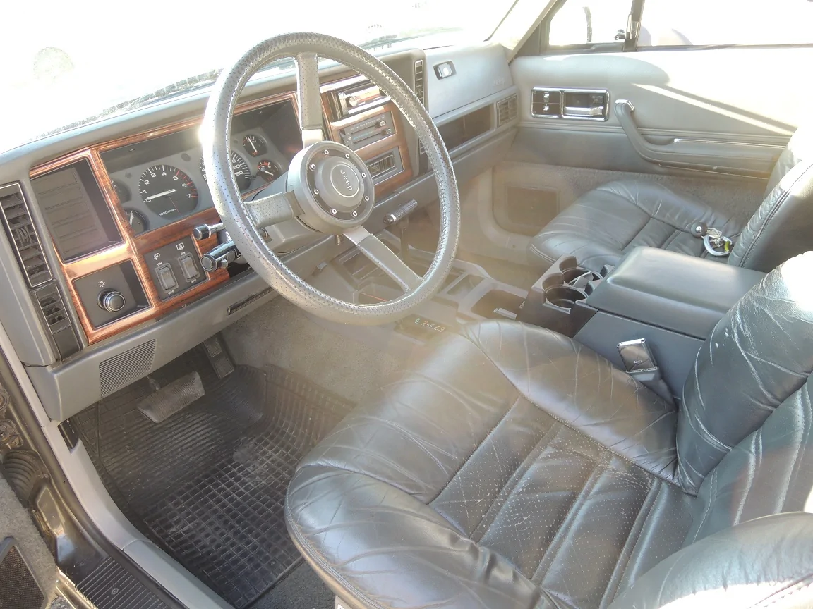 Jeep Gladiator Adding a XJ 1987 4.0 Limited with LPG +spares and getting rid of a 2005 GC Overland 3.0 CRD? DSCN1865