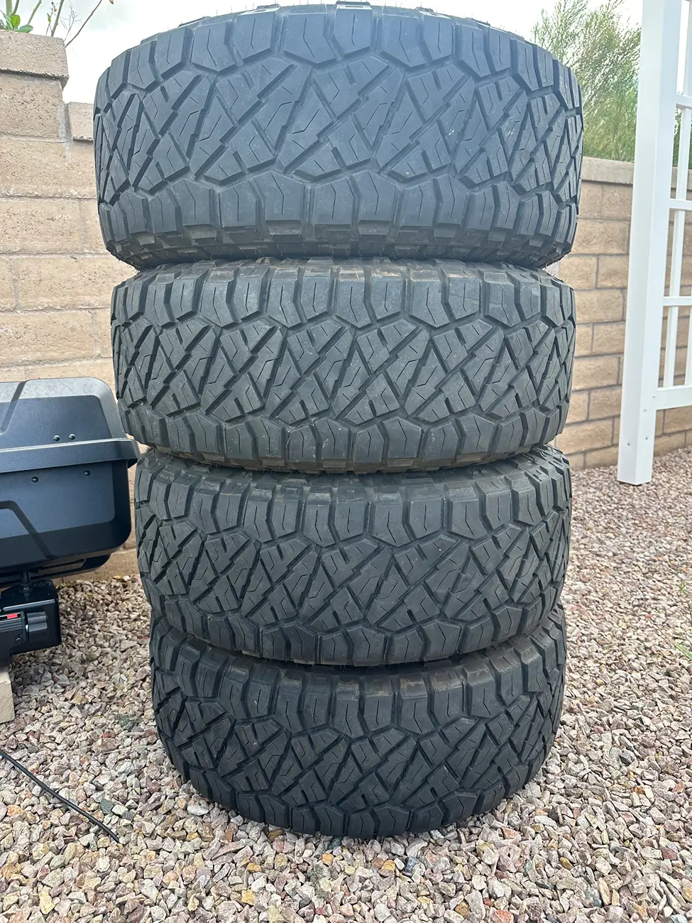 Jeep Gladiator Nitto Ridge Grappler Tires, 4, 305 70 17 Good condition tempImageWcKX3d