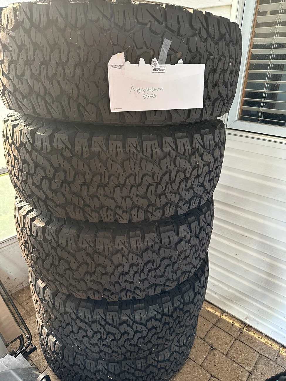 Jeep Gladiator Brand new Xtreme Recon wheels with 35 in BFG KO2 tires. IMG_7478