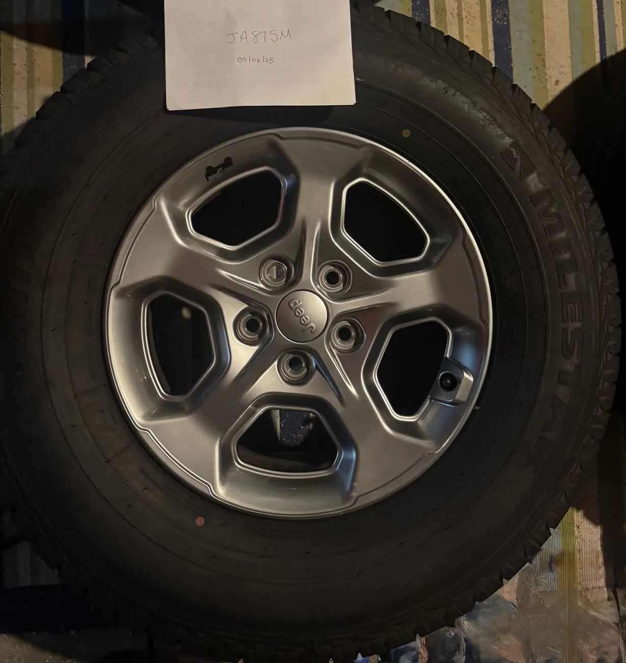 Jeep Gladiator Freedom edition (same as rubicon but silver) set of 4 285/70r17 <4k on tires tpms IMG_2540