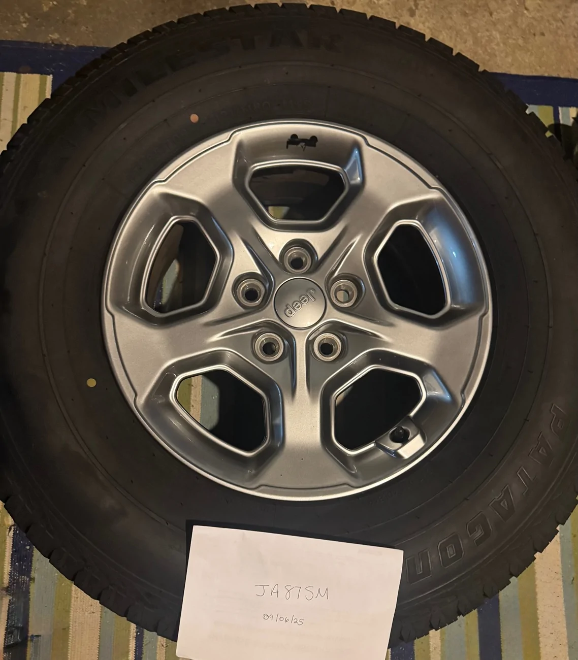 Jeep Gladiator Freedom edition (same as rubicon but silver) set of 4 285/70r17 <4k on tires tpms IMG_2541