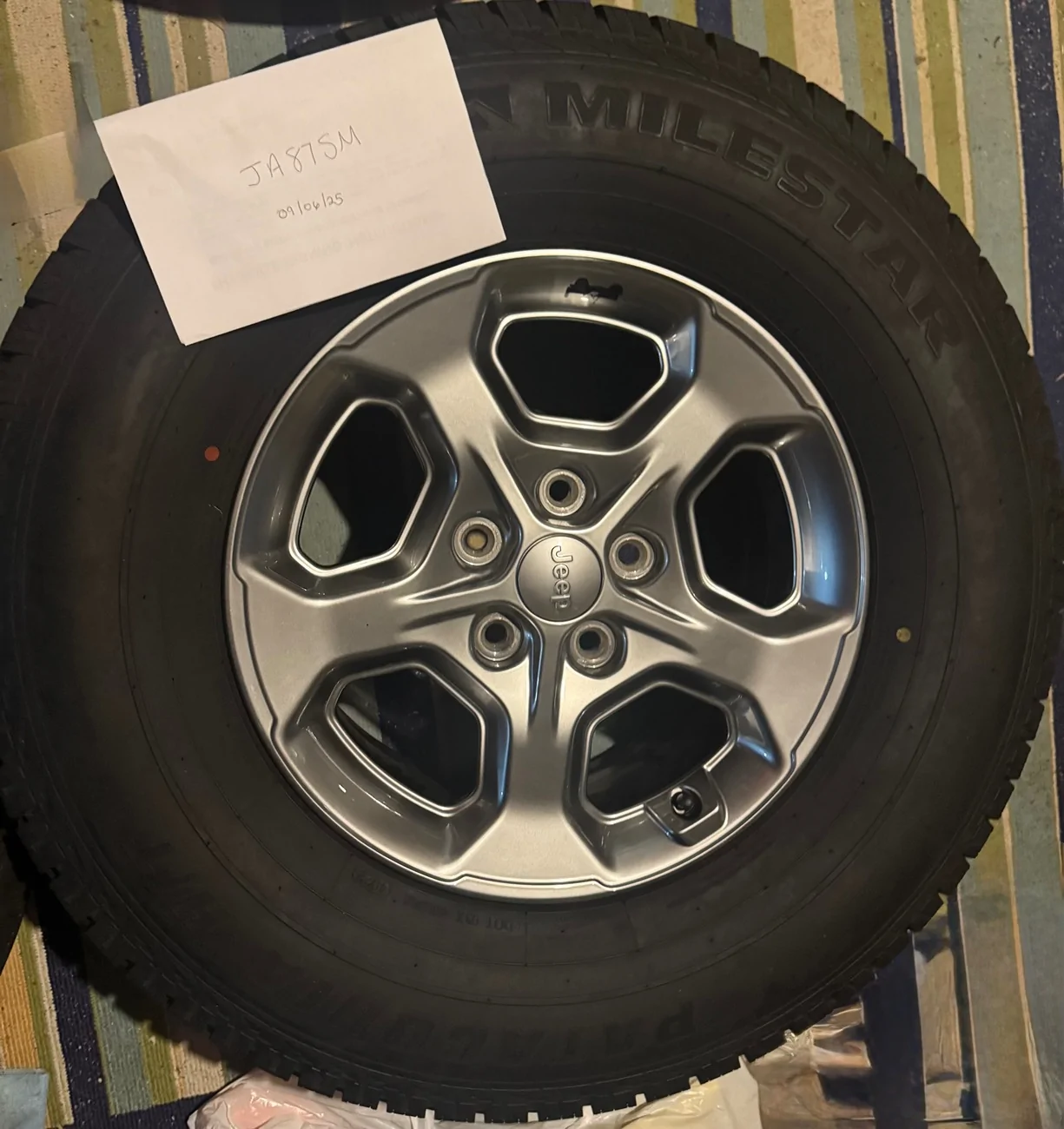 Jeep Gladiator Freedom edition (same as rubicon but silver) set of 4 285/70r17 <4k on tires tpms IMG_2542