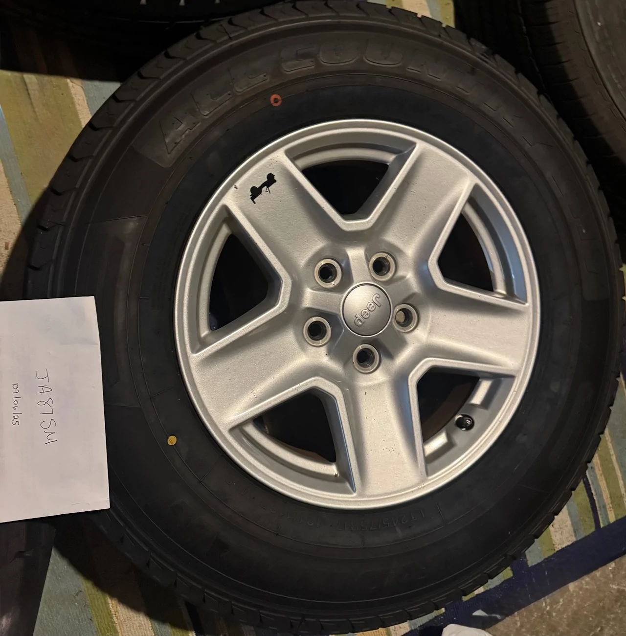 Jeep Gladiator Sport Gladiator Wheels Take offs with spare tpms 245/75r17 IMG_2549