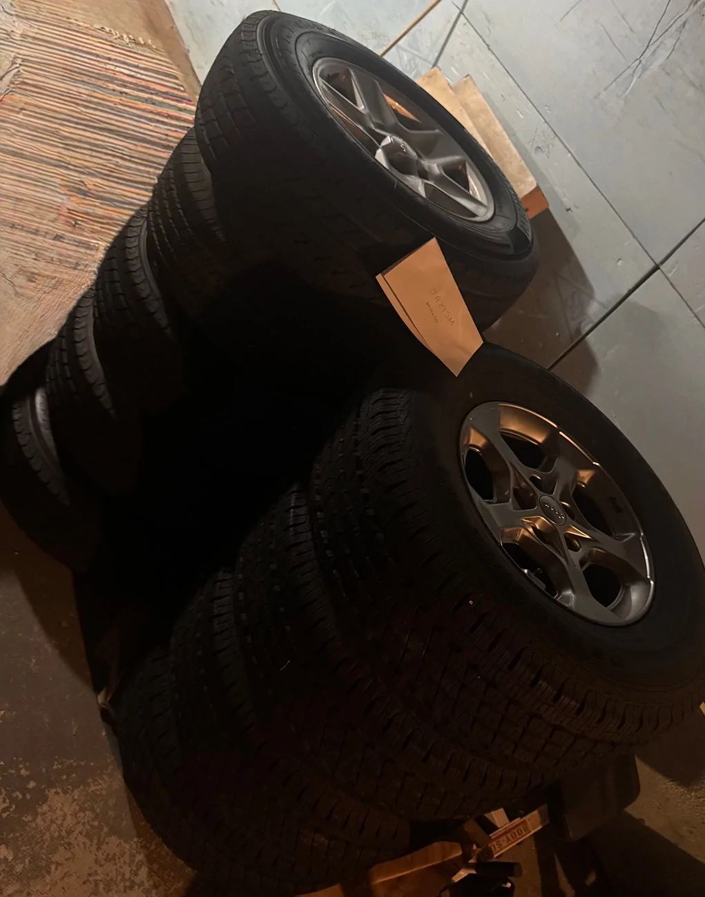 Jeep Gladiator Sport Gladiator Wheels Take offs with spare tpms 245/75r17 IMG_2537