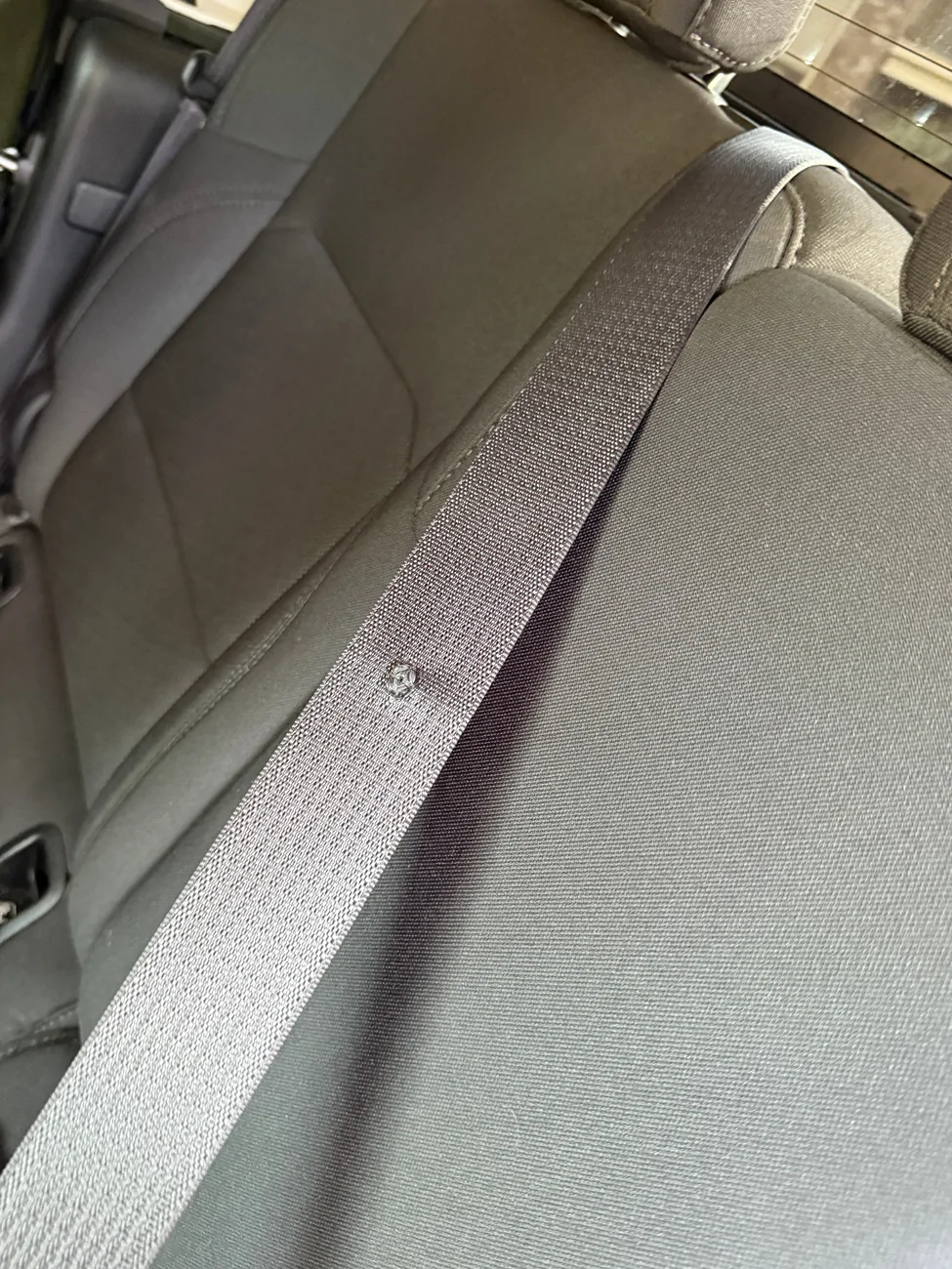 Jeep Gladiator Seatbelt RELATED - this the right subforum? IMG_6172