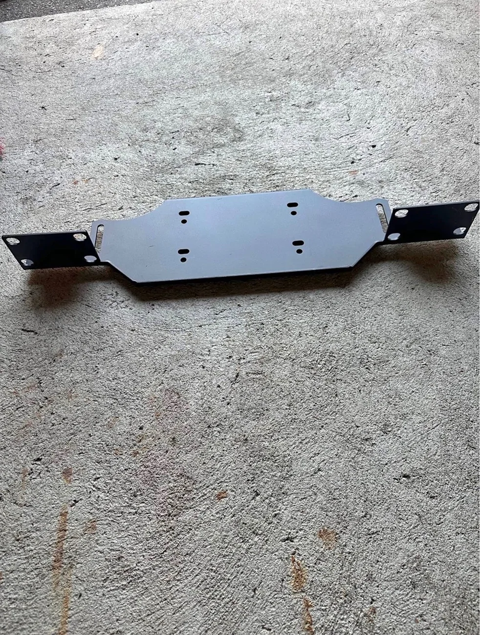 Jeep Gladiator Help me with identifying this winch plate IMG_7889