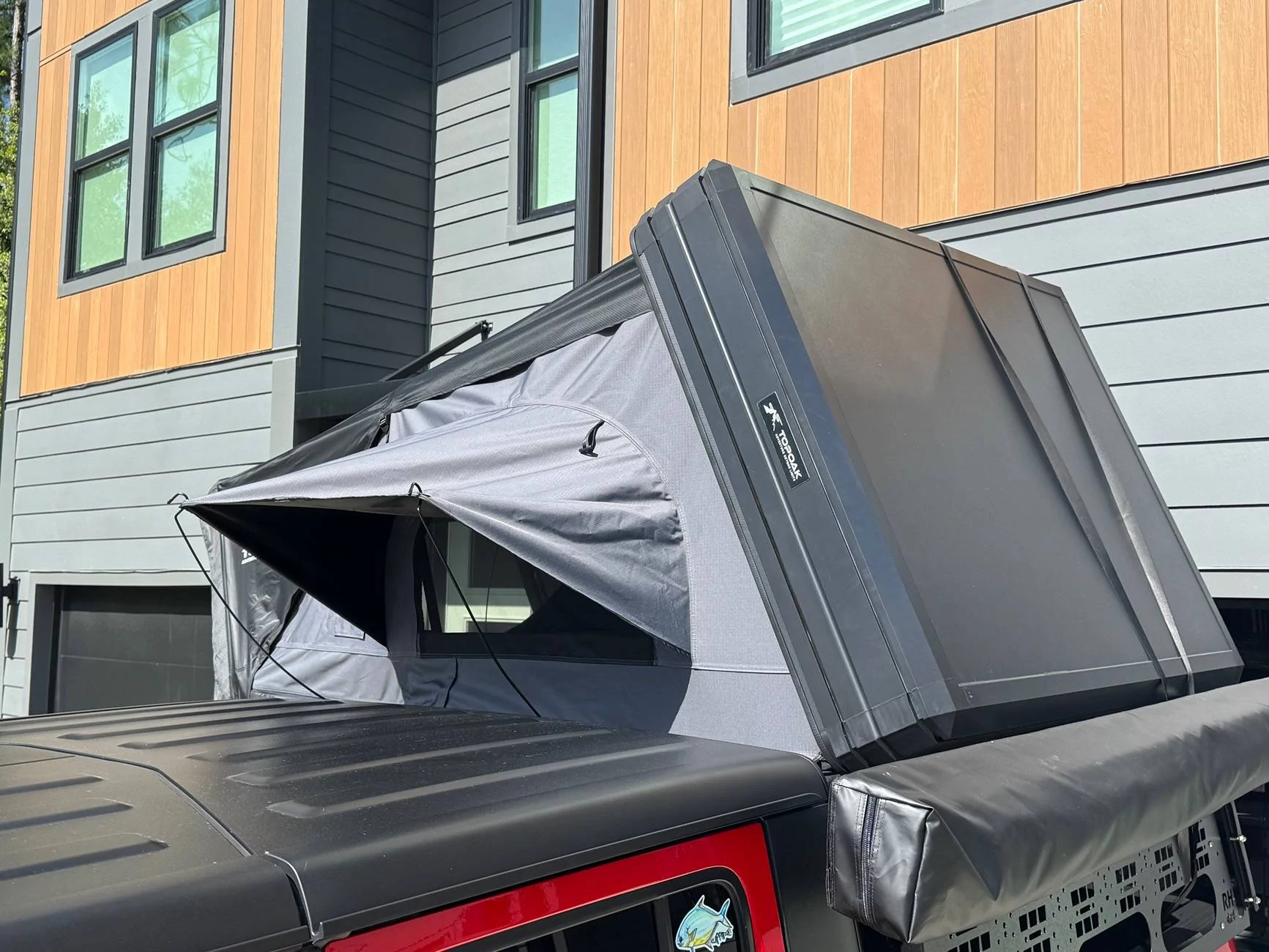 Jeep Gladiator New Rock Hard 4X4 Bed Rack and Top Oak Vision RTT IMG_1768