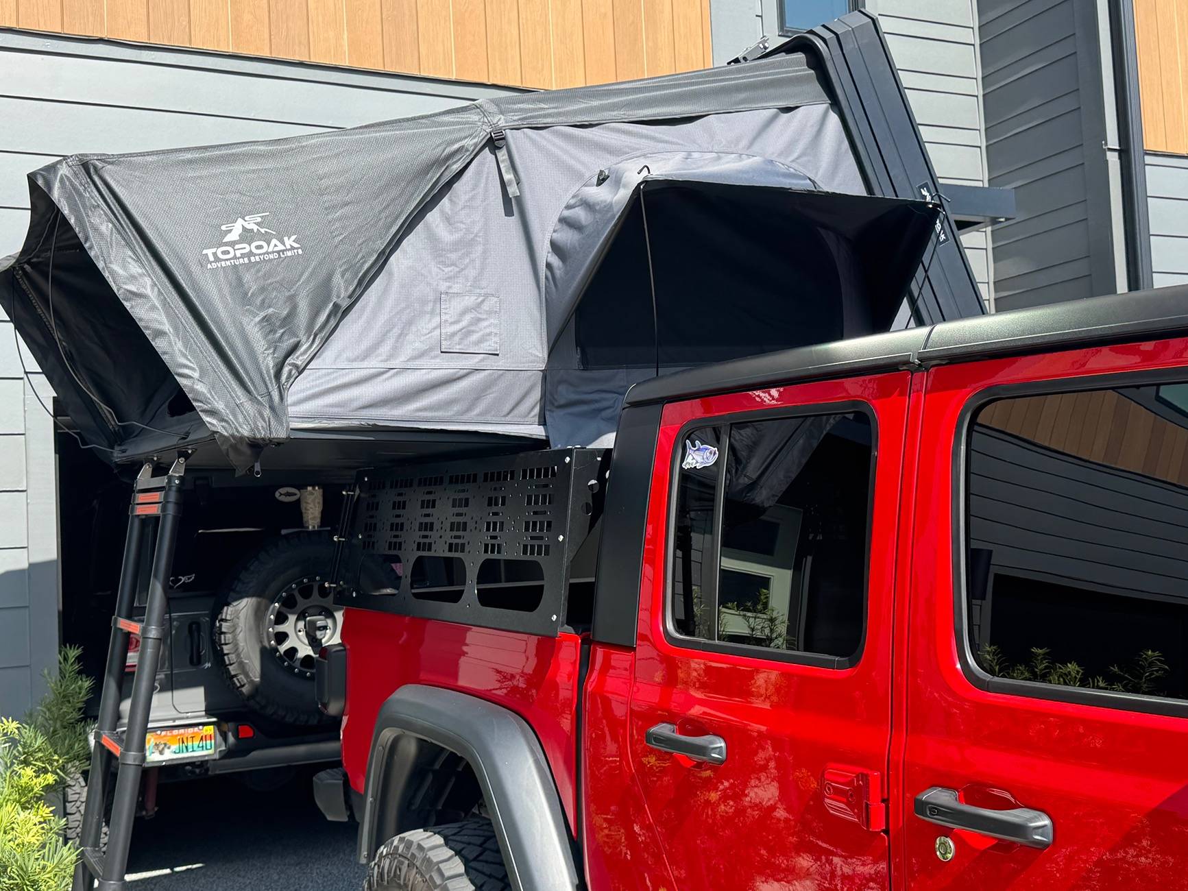 Jeep Gladiator New Rock Hard 4X4 Bed Rack and Top Oak Vision RTT IMG_1772