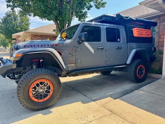 Jeep Gladiator What are your experiences with the ACCUAIR system? IMG_3602