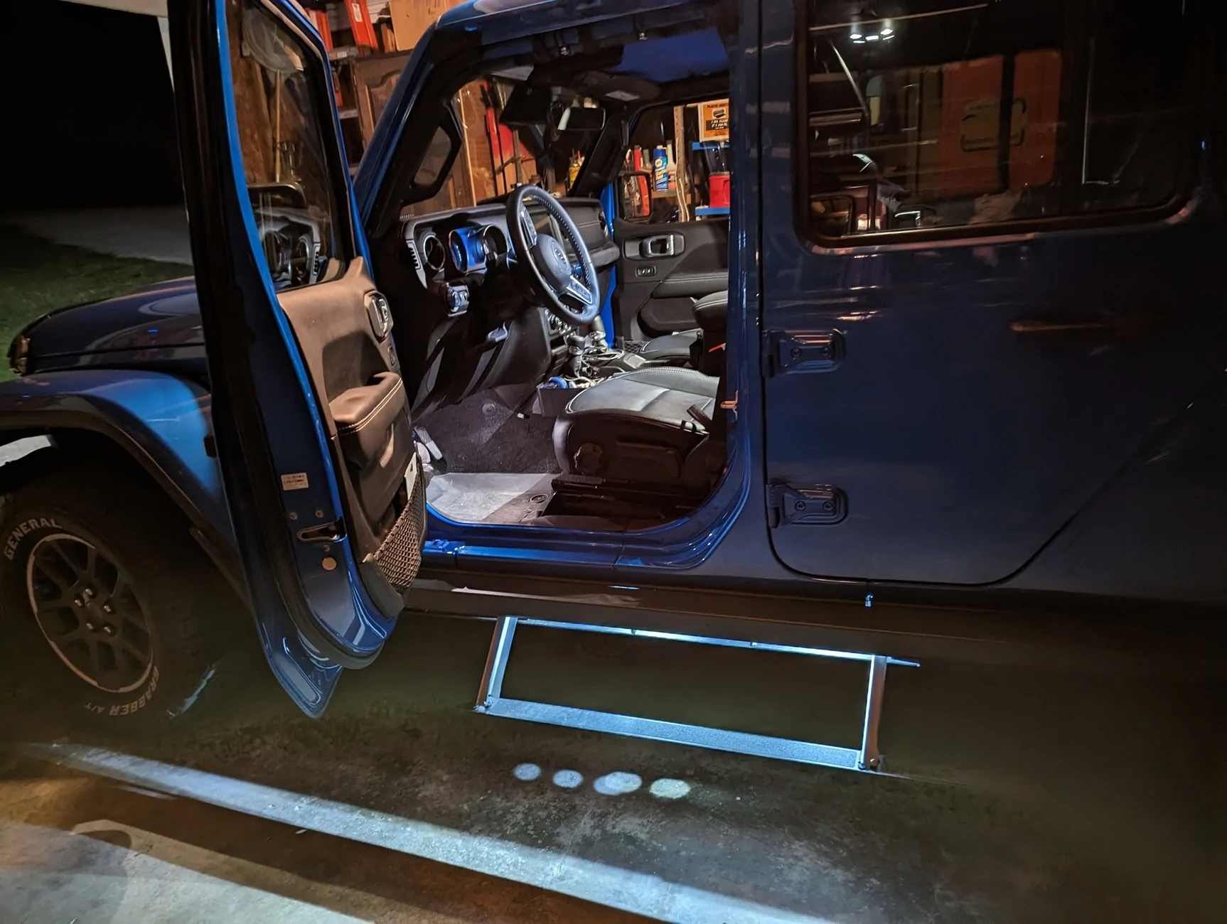 Jeep Gladiator What are your experiences with the ACCUAIR system? PXL_20230408_014521421