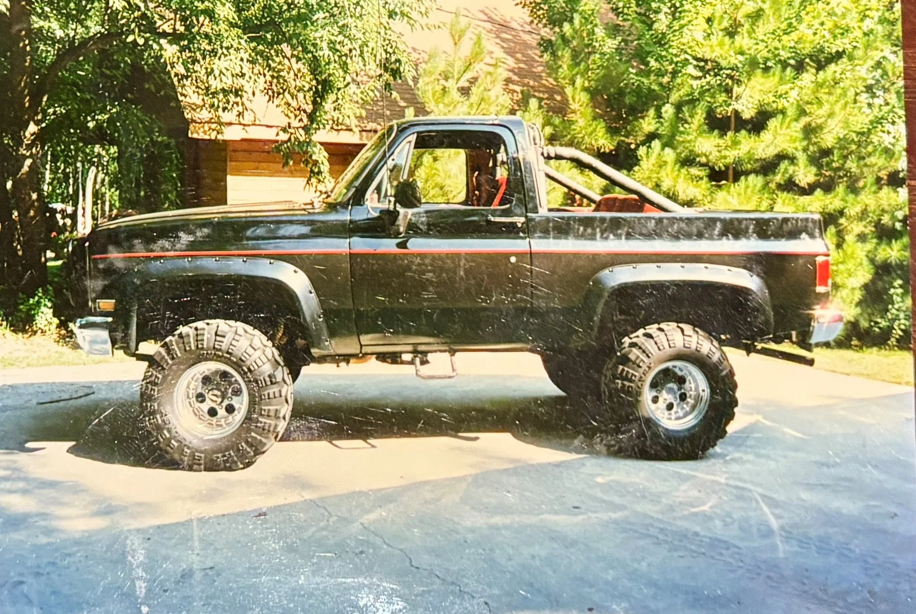 Jeep Gladiator Closeout sale on 37” Firestone Destination M/T2 K5 on SX Swampers top off