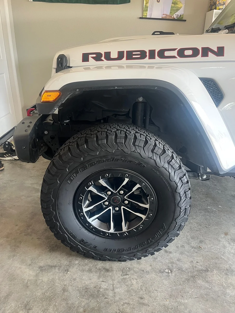 Jeep Gladiator Do you like the stock 2025 Rubicon wheels? IMG_8605