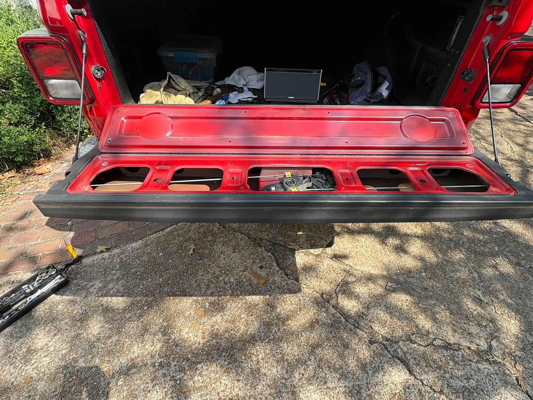 Jeep Gladiator 3rd brake light/bedliner issue Pic2