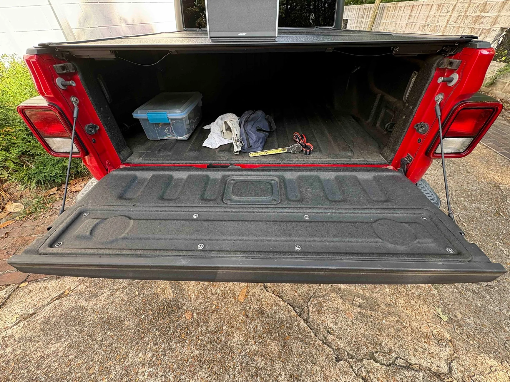 Jeep Gladiator 3rd brake light/bedliner issue Pic3