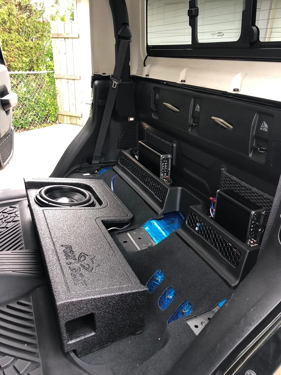 Jeep Gladiator Full audio upgrade - bye bye Alpine, hello Kicker my old friend IMG_0367