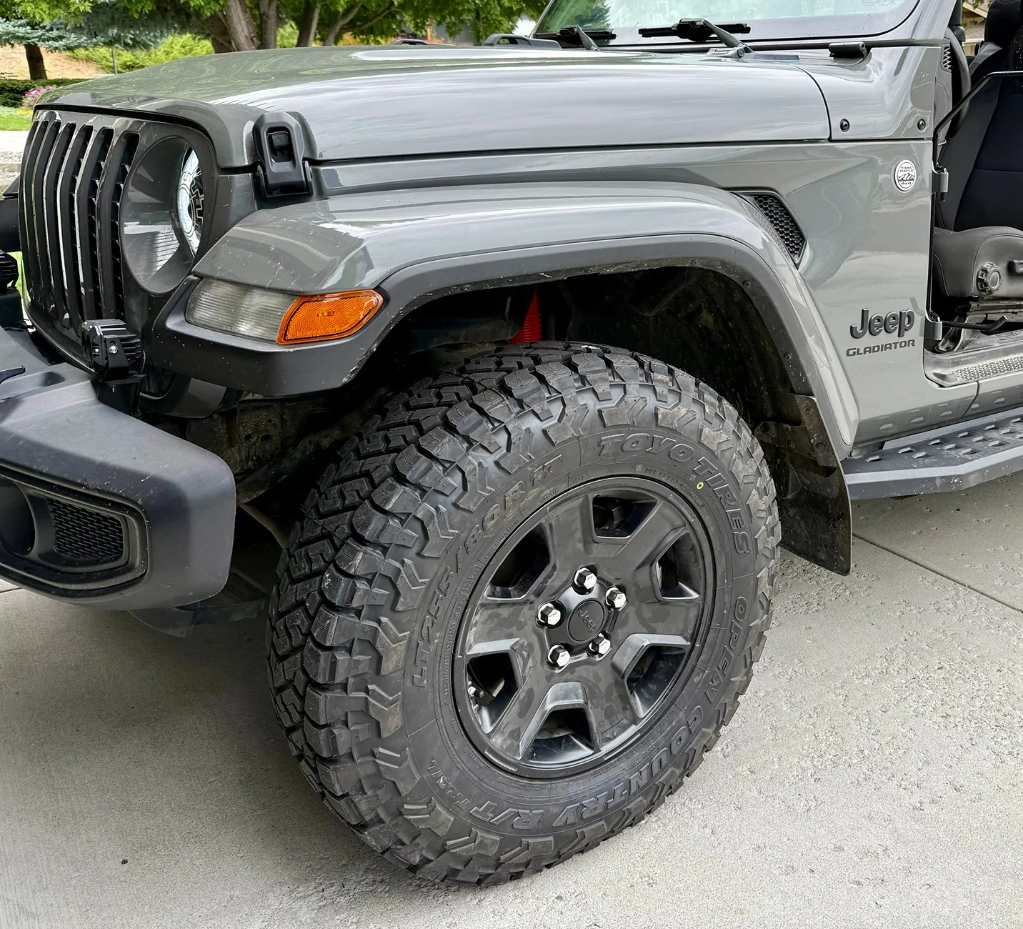 Jeep Gladiator Toyo Open Country RT Trail 37X12.50X17 on a EcoDiesel Review IMG_5229