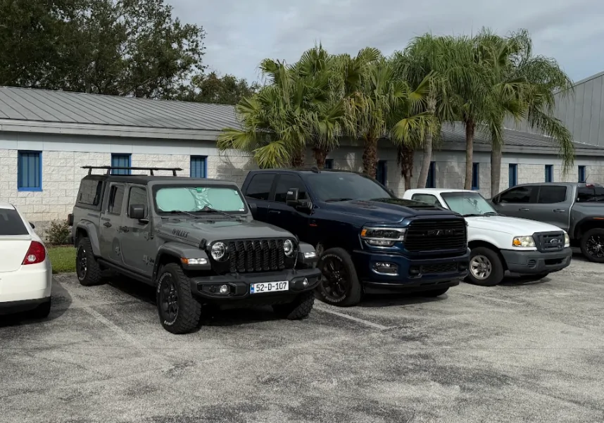 Jeep Gladiator Gladiator waiting for me after work makes me smile! Willys Work 2025-09-17 09