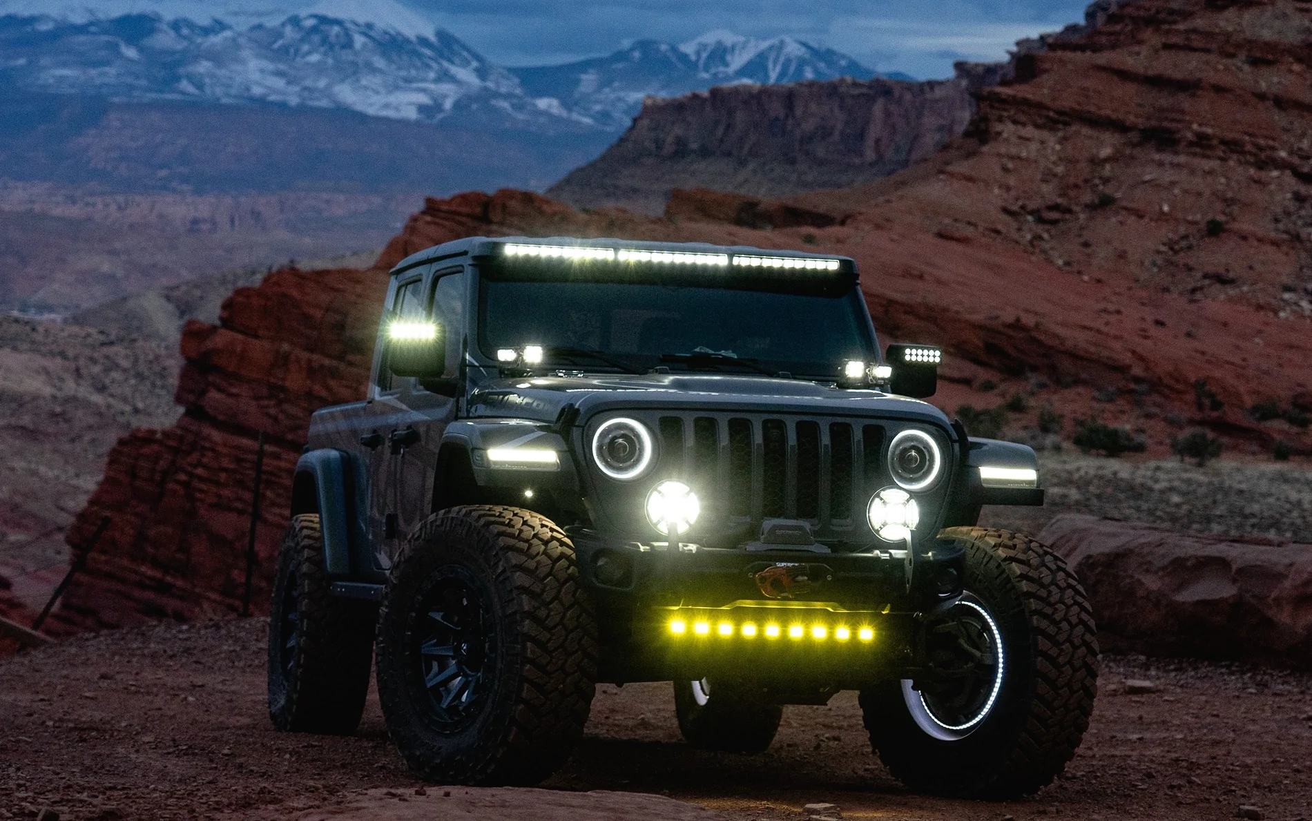 Jeep Gladiator What’s your #1 must-have light for trail rides? ORACLE_Lighting_Moab_La_Sal_Gladiator