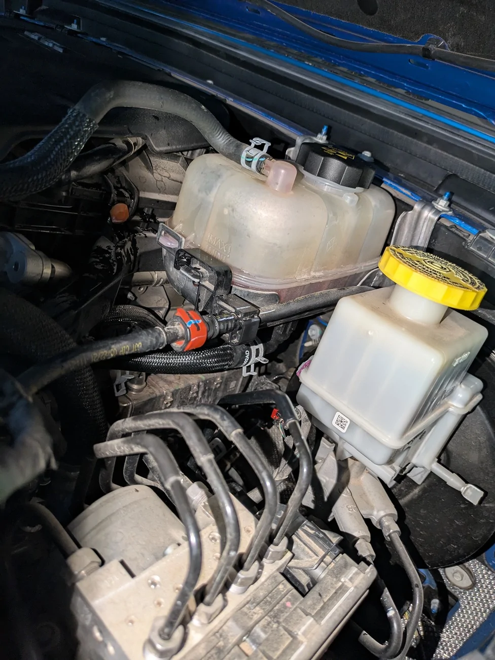 Jeep Gladiator Leaking Coolant Reservoir? (Always check your fluids!!) PXL_20250918_014709294