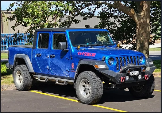 Jeep Gladiator Gladiator waiting for me after work makes me smile! 20250829_153325~2