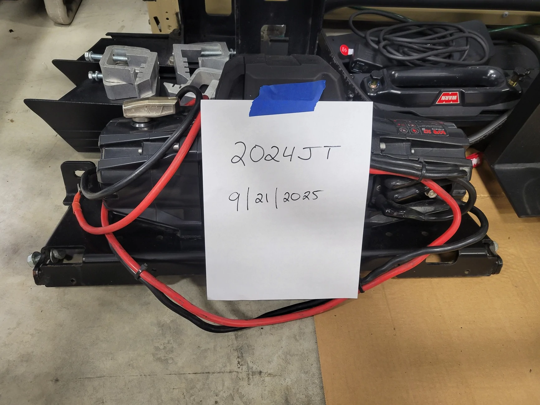 Jeep Gladiator Warn winch with mounting plate 1000043502