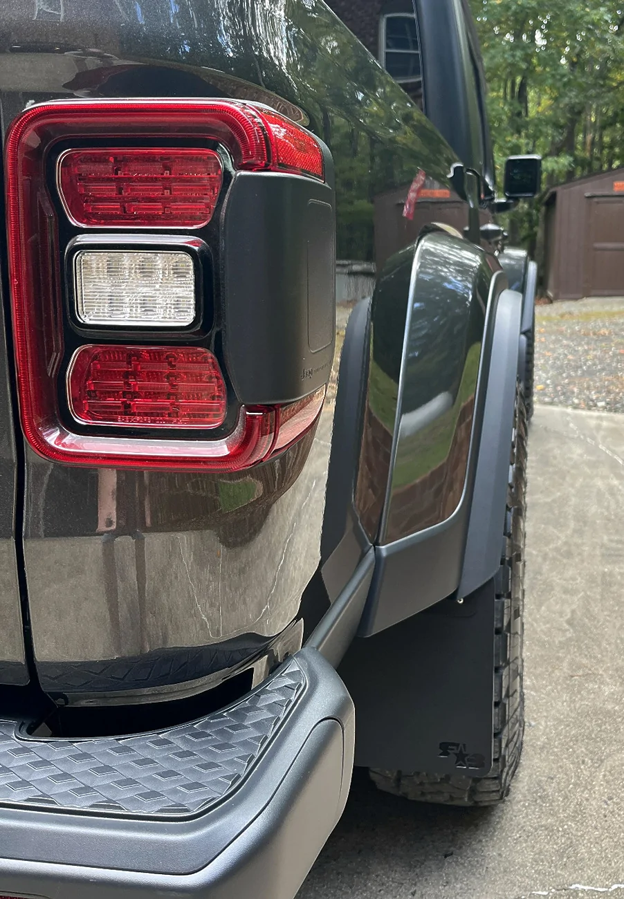 Jeep Gladiator Xtreme Recon Fender Extension Instsalled IMG_2954