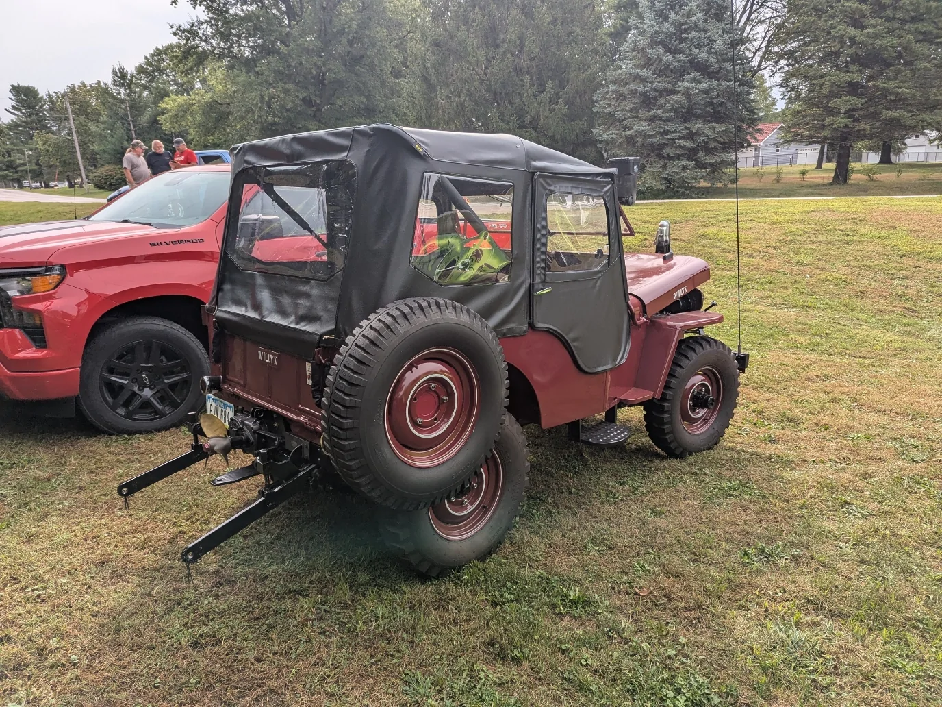 Jeep Gladiator Jeeps Parking Next To Jeeps PXL_20250923_151116901