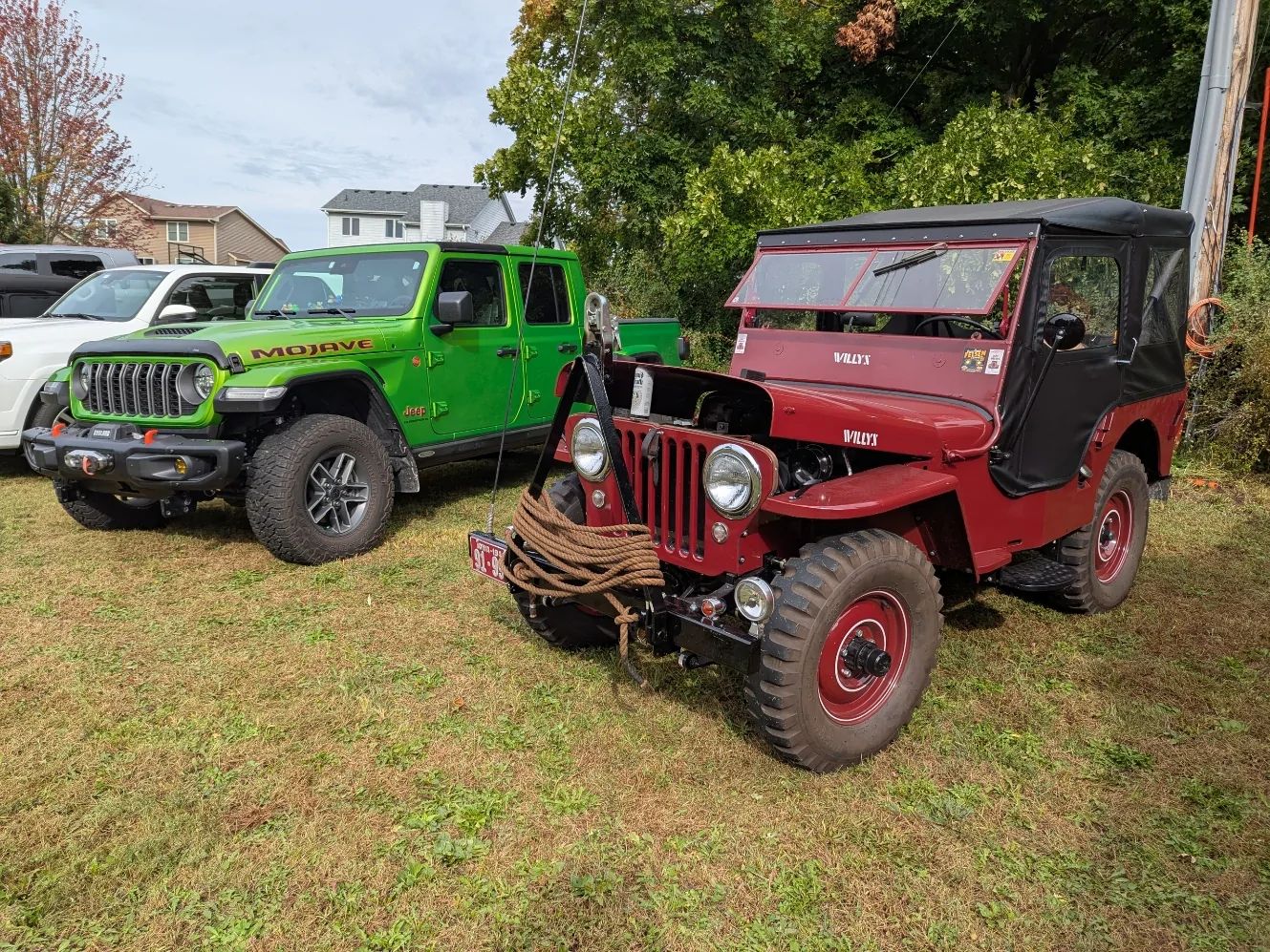 Jeep Gladiator Jeeps Parking Next To Jeeps PXL_20250923_151050878