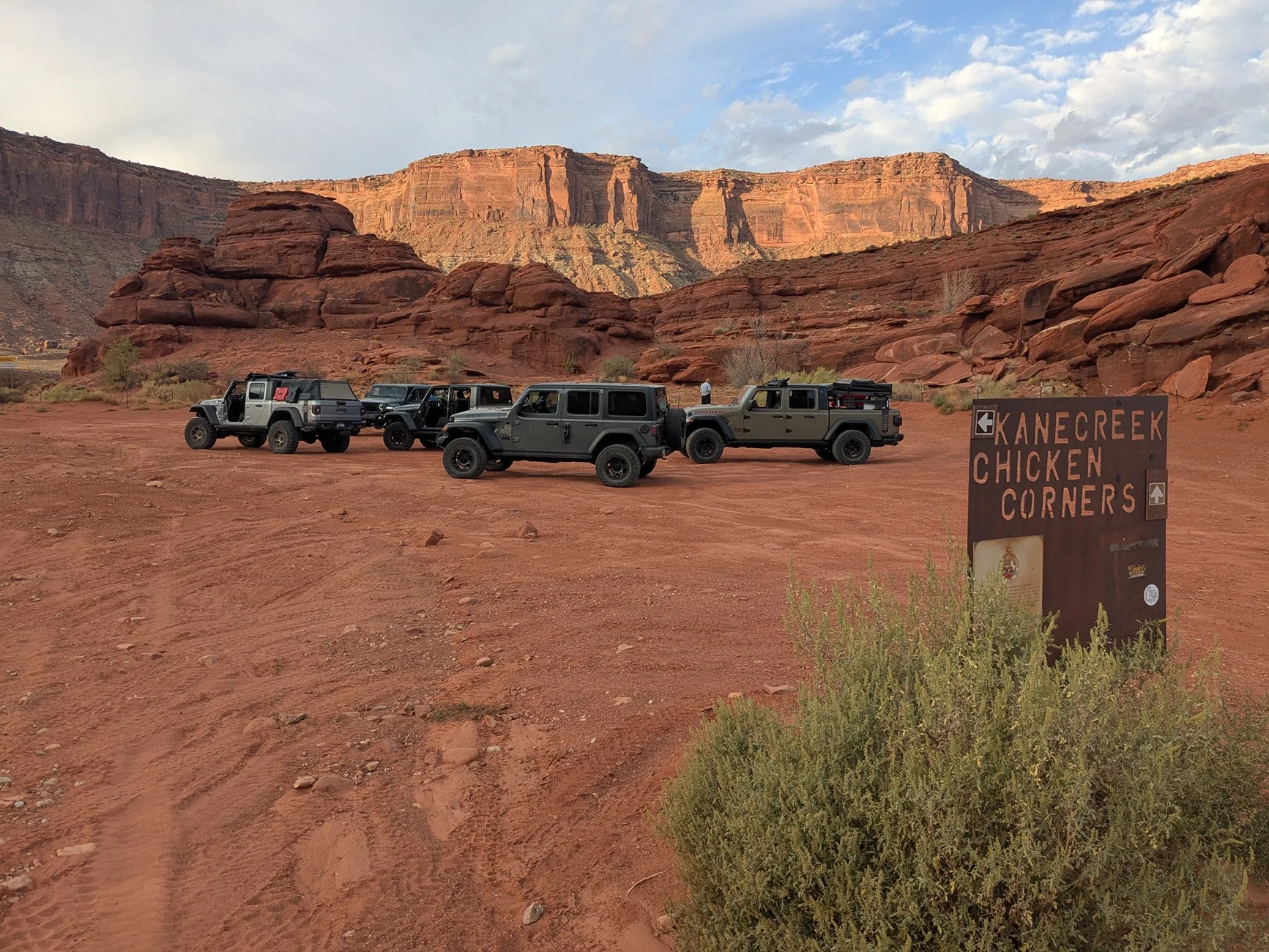 Jeep Gladiator Jeeps Parking Next To Jeeps PXL_20250922_135436978