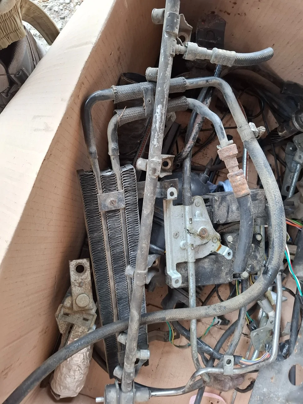 Jeep Gladiator Adding a XJ 1987 4.0 Limited with LPG +spares and getting rid of a 2005 GC Overland 3.0 CRD? 20250922_150505