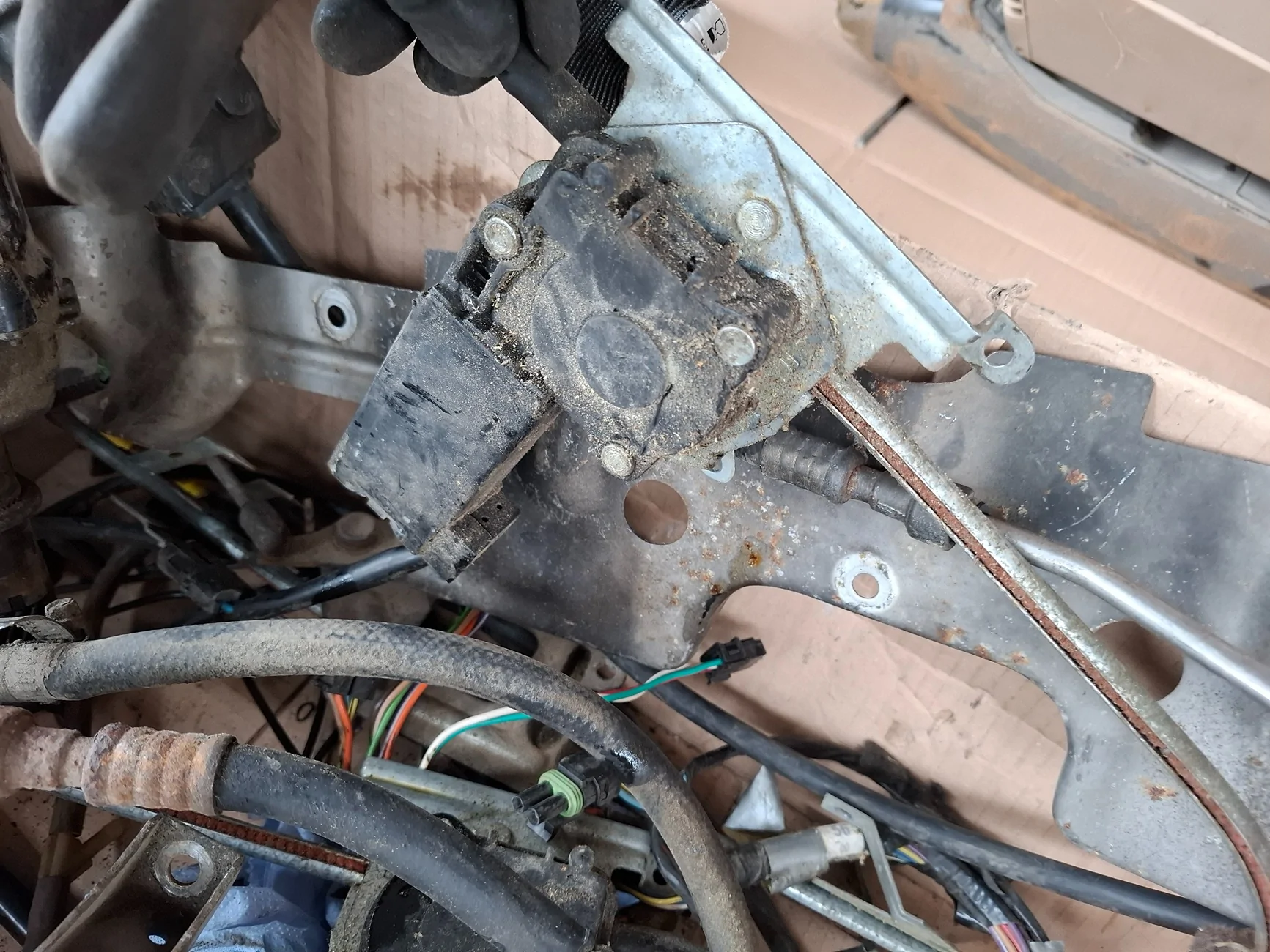 Jeep Gladiator Adding a XJ 1987 4.0 Limited with LPG +spares and getting rid of a 2005 GC Overland 3.0 CRD? 20250922_150510