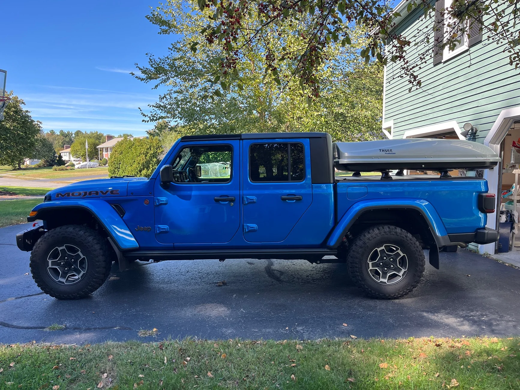 Jeep Gladiator Bed cover with rack IMG_1005