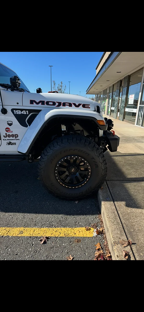 Jeep Gladiator Leveling Mojave with a AEW 2" Puck Lift IMG_7885