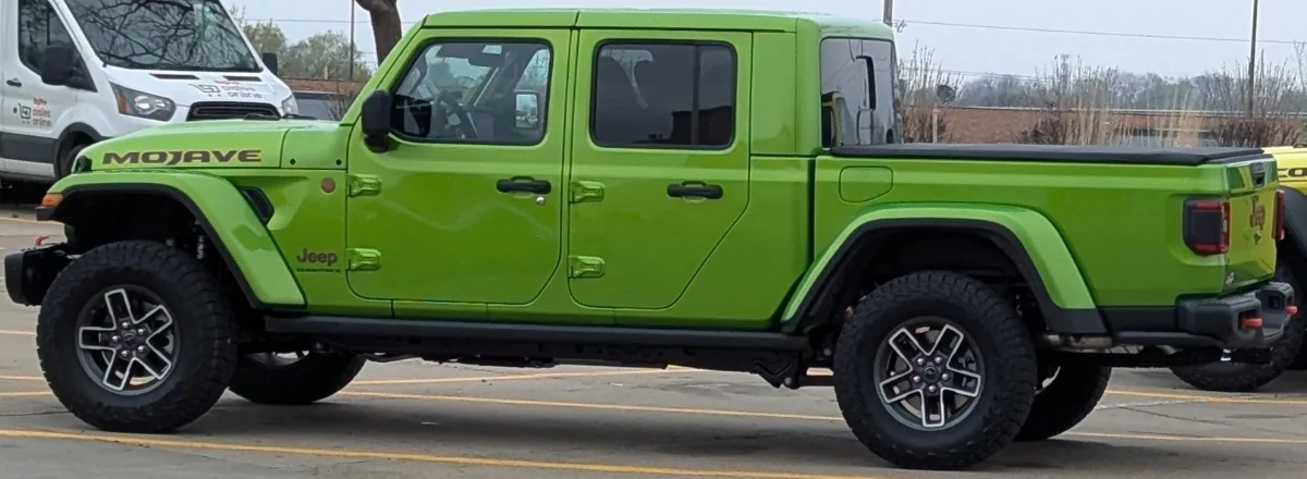 Jeep Gladiator Leveling Mojave with a AEW 2" Puck Lift 25 jtmx