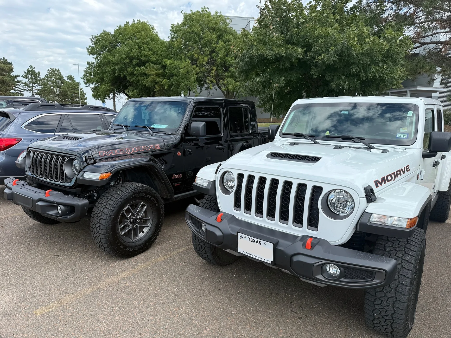 Jeep Gladiator Jeeps Parking Next To Jeeps IMG_2900