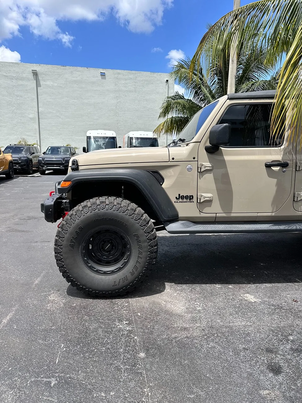 Jeep Gladiator 2020 6MT Gobi Gladiator on 40's 71398289652__B68BD05D-214C-482B-854C-1315A23C4ADA