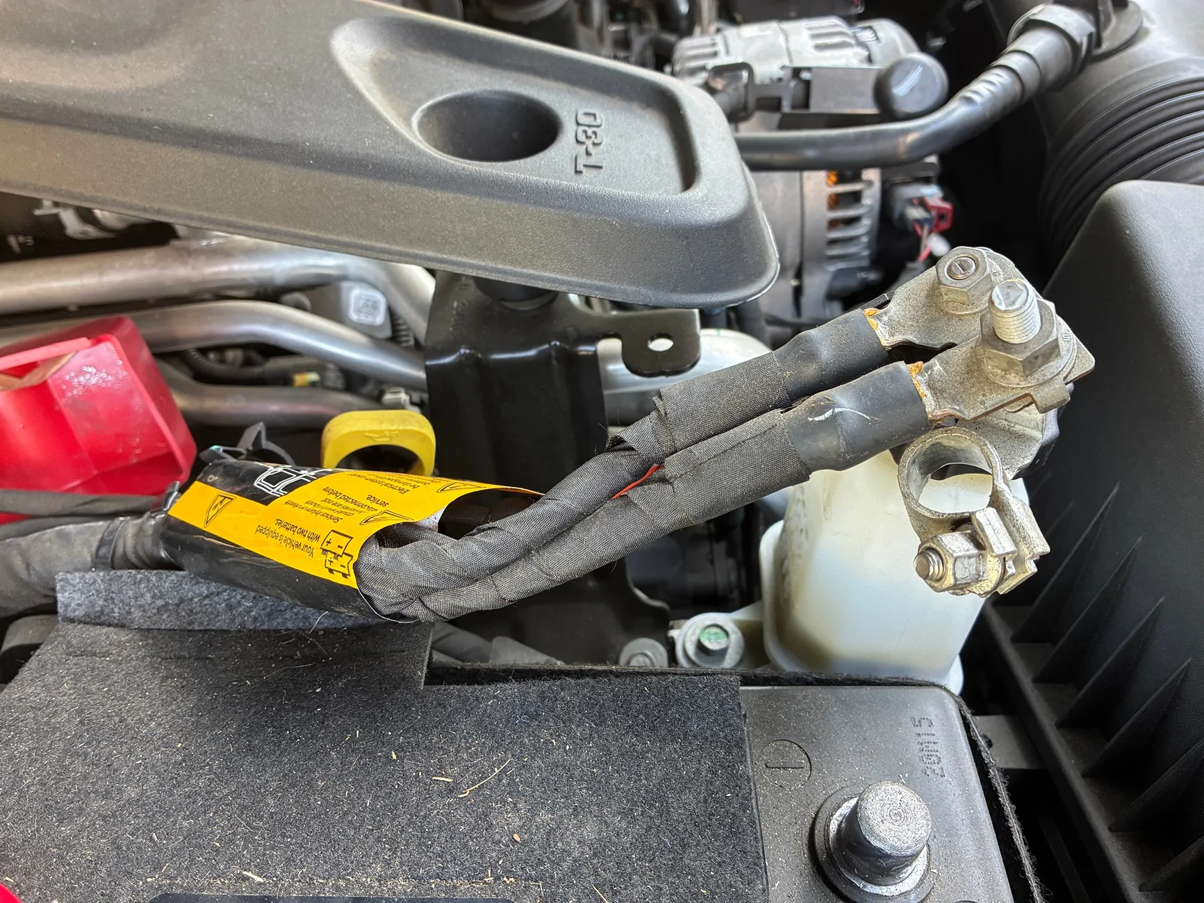 Jeep Gladiator Main vs Aux battery replacement question on 2021 JT IMG_0146
