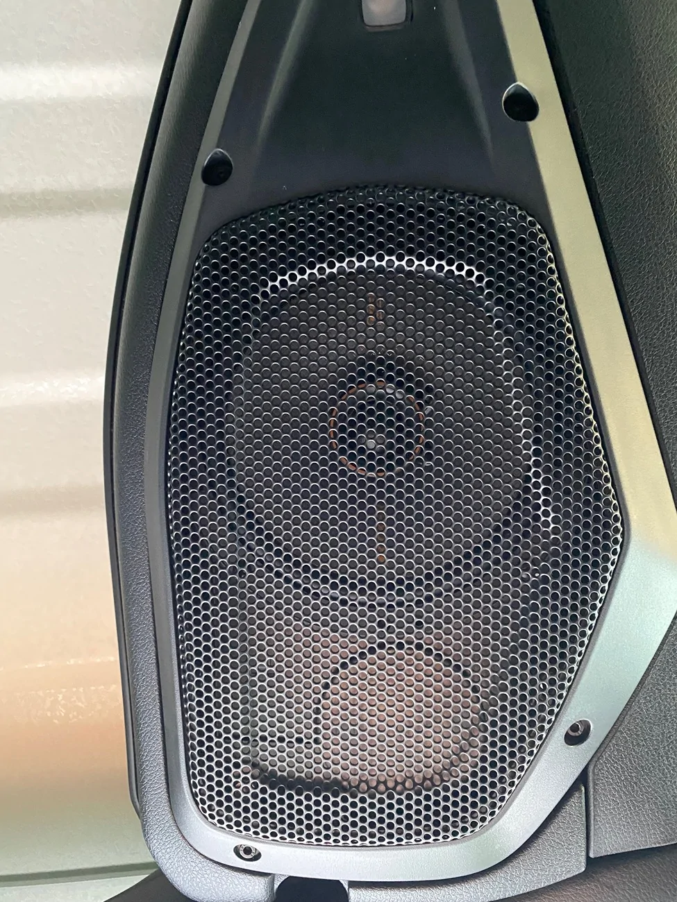 Jeep Gladiator soundbar upgrade - better or bigger? IMG_1072