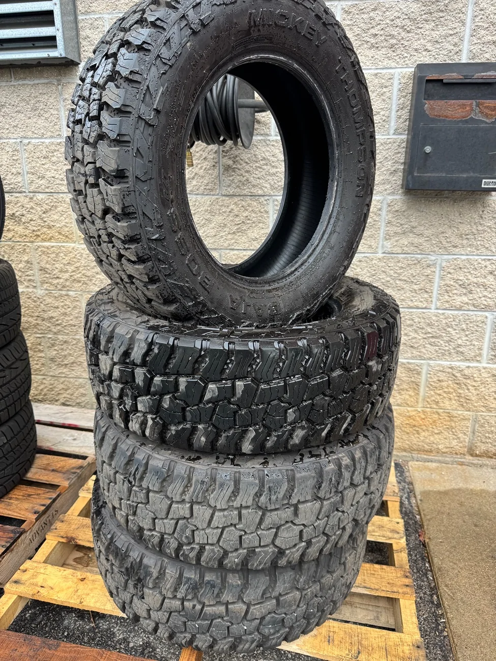 Jeep Gladiator Tire compatibility question 275/65R17 IMG_0251